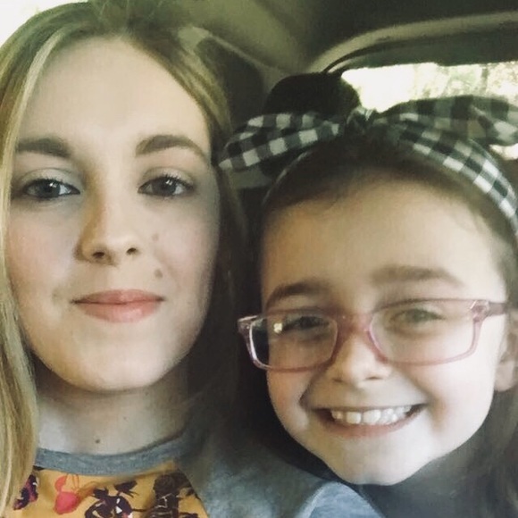 Meet your Posher, Danielle - Picture 1 of 1